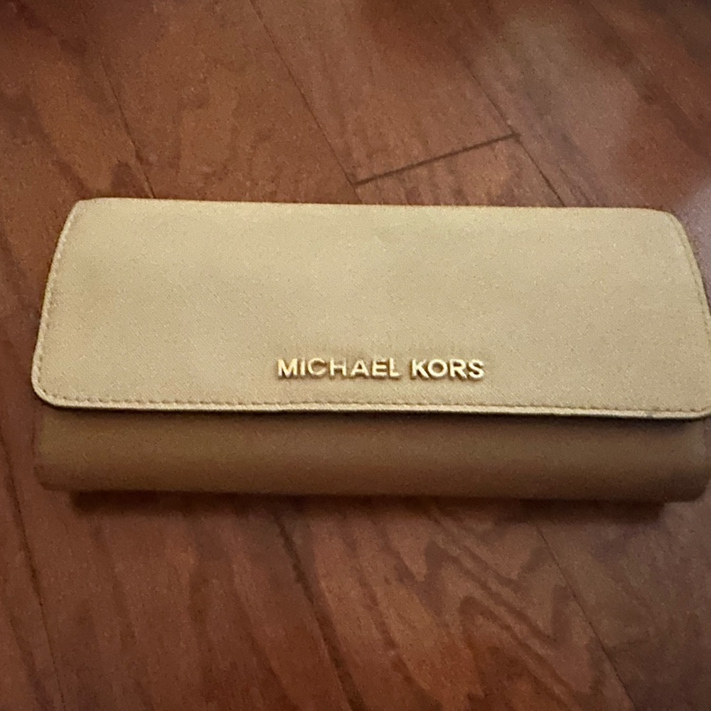 Michael Kors purse wallet